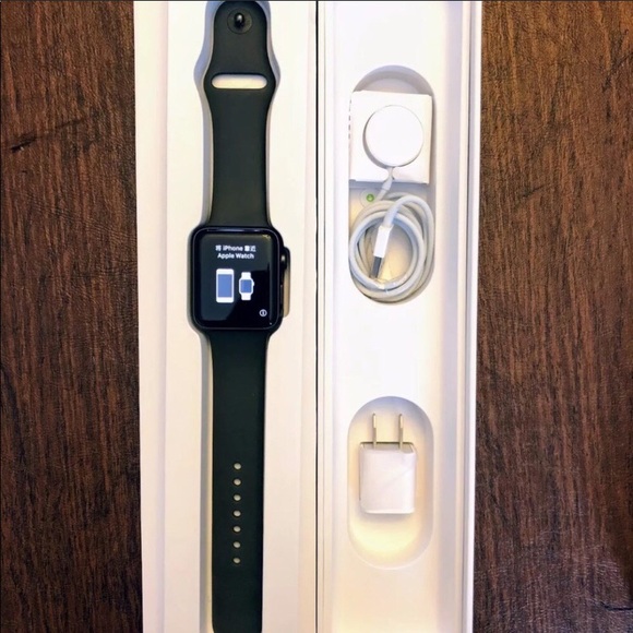 Apple Watch - Picture 3 of 8